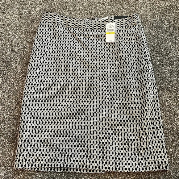 Woman’s Van Heusen skirt 4 - Picture 1 of 3